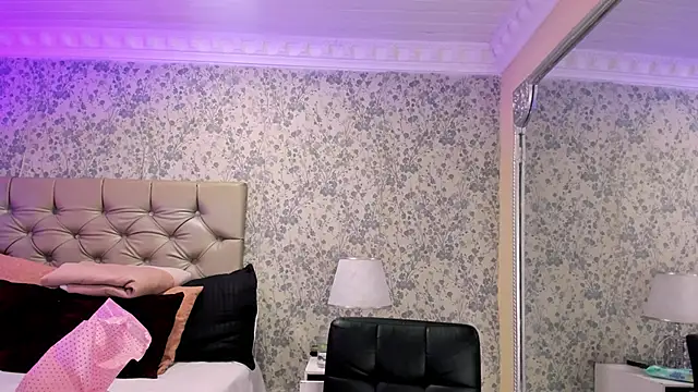 Clohe Bell online show from February 5, 2026, 12:10 pm