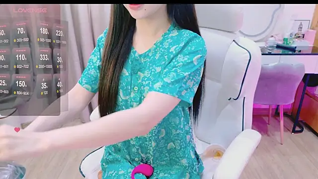  Aria Moonie online show from June 21, 2026, 3:31 am