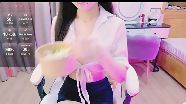  Aria Moonie online show from July 11, 2026, 3:42 am