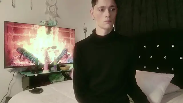 Snapshot of Tyler_cat chatting on November 2, 2025, 3:03 pm Tyler cat online show from November 2, 2025, 3:03 pm