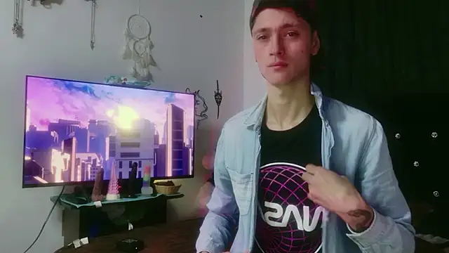 Snapshot of Tyler_cat chatting on November 20, 2025, 3:56 pm Tyler cat online show from November 20, 2025, 3:56 pm