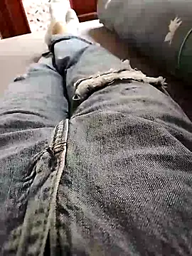 Snapshot of Lili_2love chatting on October 28, 2025, 1:09 am Lili 2love online show from October 28, 2025, 1:09 am