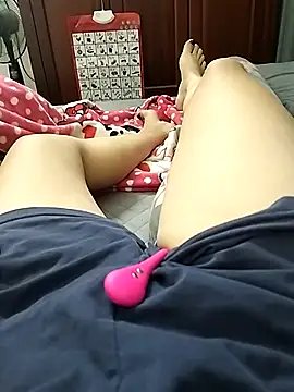 Snapshot of Lili_2love chatting on November 5, 2025, 1:11 pm Lili 2love online show from November 5, 2025, 1:11 pm