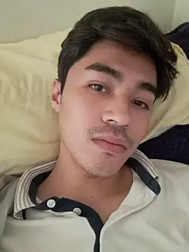 DanielTorres1 online show from May 13, 2026, 6:27 pm