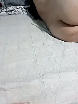 Snapshot of tulip-bae chatting on October 7, 2025, 3:25 am tulip-bae online show from October 7, 2025, 3:25 am