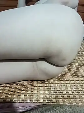 Snapshot of tulip-bae chatting on November 1, 2025, 2:02 am tulip-bae online show from November 1, 2025, 2:02 am