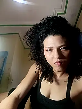 Larissinhamm online show from October 28, 2025, 4:09 pm