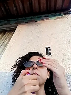 Larissinhamm online show from November 1, 2025, 8:22 pm