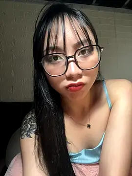 Snapshot of Linh5790 chatting on October 8, 2025, 5:10 pm Linh5790 online show from October 8, 2025, 5:10 pm