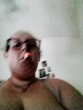 Ojitosclaros191 online show from October 2, 2025, 2:13 pm
