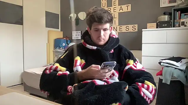 Snapshot of VersaGoo chatting on November 30, 2025, 9:35 am VersaGoo online show from November 30, 2025, 9:35 am