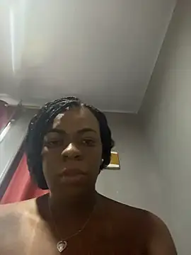 Snapshot of Priihmedeiros chatting on April 14, 2026, 9:26 am Priihmedeiros online show from April 14, 2026, 9:26 am