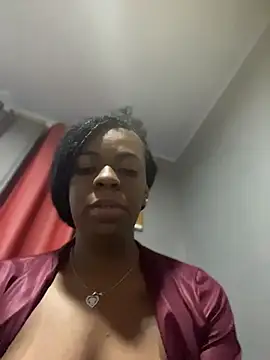 Snapshot of Priihmedeiros chatting on May 4, 2026, 9:27 am Priihmedeiros online show from May 4, 2026, 9:27 am