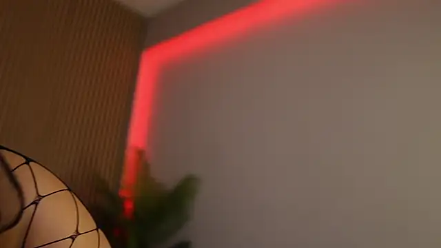 Snapshot of sisi_von_dee chatting on November 6, 2025, 9:15 pm sisi von dee online show from November 6, 2025, 9:15 pm