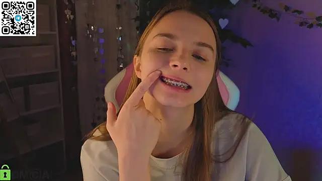 Snapshot of L1na_Reeds chatting on February 18, 2026, 1:12 am L1na Reeds online show from February 18, 2026, 1:12 am