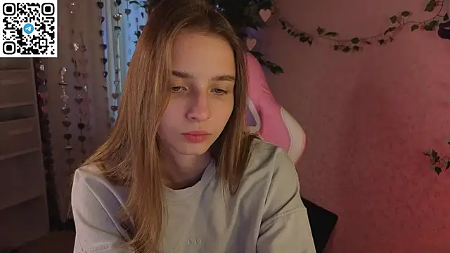 Snapshot of L1na_Reeds chatting on March 26, 2026, 1:22 am L1na Reeds online show from March 26, 2026, 1:22 am