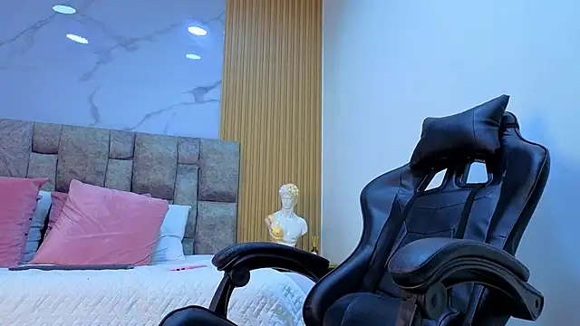 Snapshot of angel__kiss chatting on October 30, 2025, 12:17 pm angel kiss online show from October 30, 2025, 12:17 pm