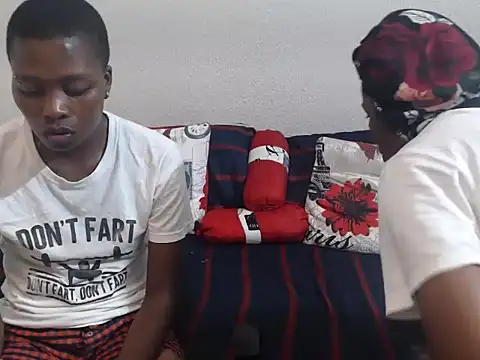 Snapshot of sexyboobae2 chatting on December 4, 2025, 6:38 pm sexyboobae2 online show from December 4, 2025, 6:38 pm