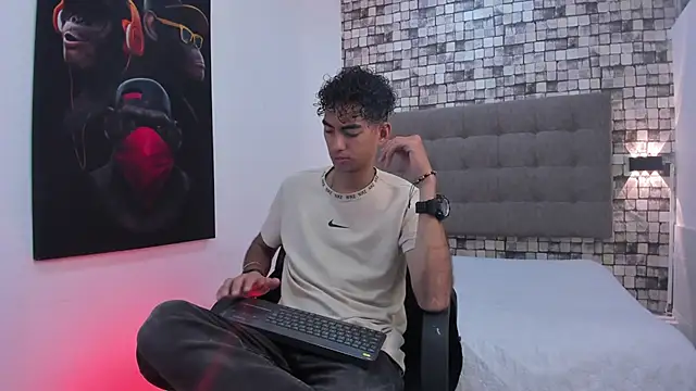 Ethan Brown0 online show from October 3, 2025, 12:24 pm