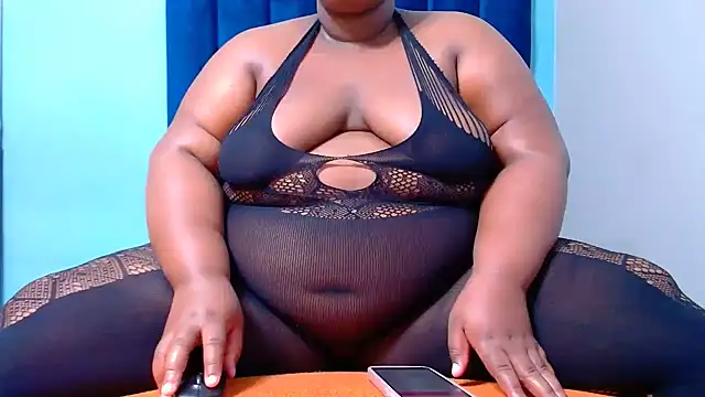 LadyBear2002 online show from July 9, 2026, 6:23 pm