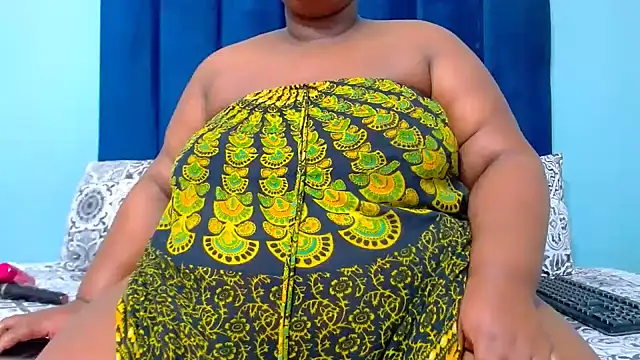 LadyBear2002 online show from July 26, 2026, 7:21 pm