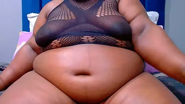 LadyBear2002 online show from August 5, 2026, 6:44 pm