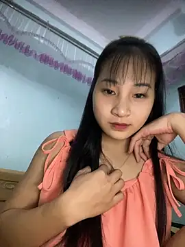 Snapshot of banlinh004 chatting on October 12, 2025, 3:44 pm banlinh004 online show from October 12, 2025, 3:44 pm