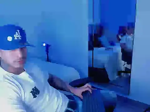 Dammianmiller online show from October 8, 2025, 11:02 pm