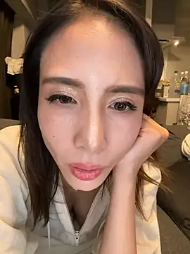 rena rena rena online show from October 2, 2025, 3:19 pm