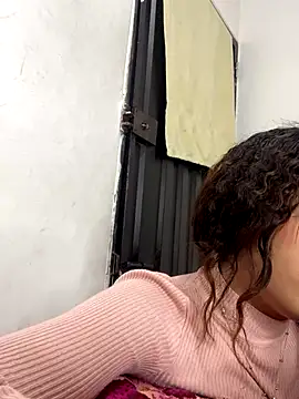 Snapshot of Azza__Slimene chatting on October 25, 2025, 4:24 pm Azza Slimene online show from October 25, 2025, 4:24 pm