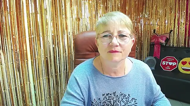 Snapshot of lunarossa_ chatting on October 7, 2025, 6:21 am lunarossa online show from October 7, 2025, 6:21 am