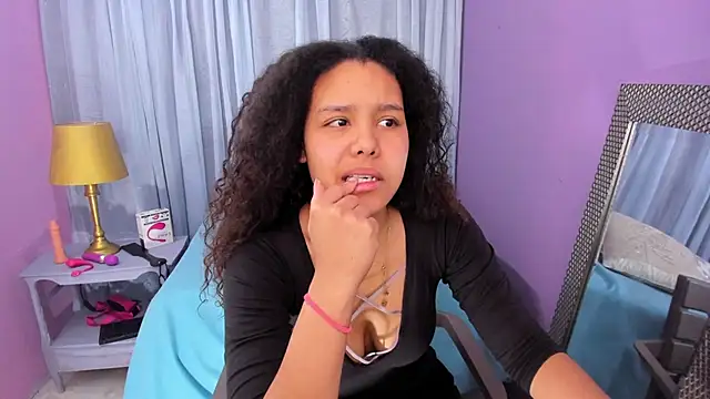 AriaVega online show from October 20, 2025, 12:27 pm