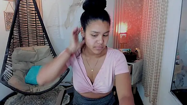 AriaVega online show from May 3, 2026, 11:49 am