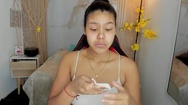 Snapshot of AriaVega chatting on July 25, 2026, 1:19 pm AriaVega online show from July 25, 2026, 1:19 pm
