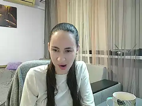 Chloe Skims online show from October 27, 2025, 6:45 pm