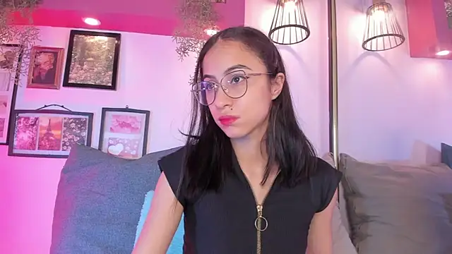 Snapshot of Alana_Martinez_ chatting on October 29, 2025, 1:13 pm Alana Martinez online show from October 29, 2025, 1:13 pm