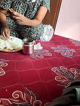 Snapshot of tamilkajal chatting on November 9, 2025, 9:40 am tamilkajal online show from November 9, 2025, 9:40 am