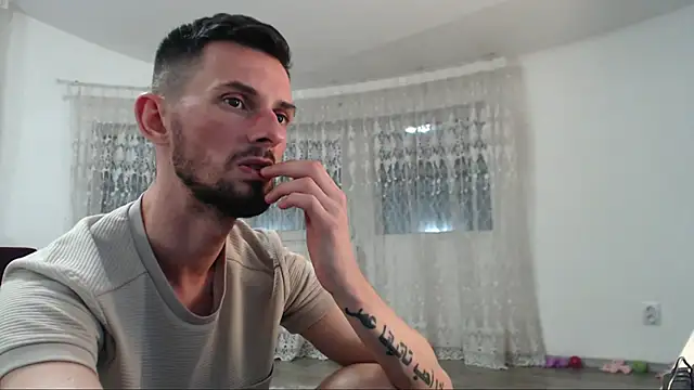 Snapshot of Tom_michaelx chatting on October 2, 2025, 5:20 pm Tom michaelx online show from October 2, 2025, 5:20 pm