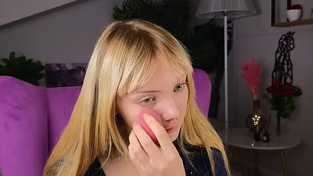 CelestaDicorcia online show from October 5, 2025, 12:25 pm