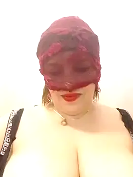 Snapshot of -Sonbola chatting on October 18, 2025, 7:36 pm -Sonbola online show from October 18, 2025, 7:36 pm