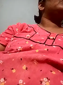 Snapshot of supcpl chatting on November 7, 2025, 5:35 pm supcpl online show from November 7, 2025, 5:35 pm