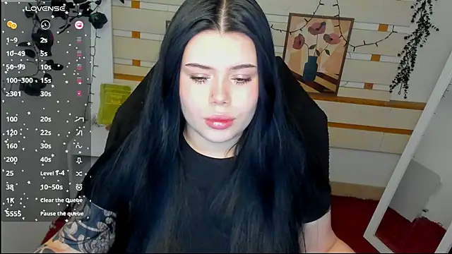 Mona Esty online show from May 6, 2026, 7:13 am