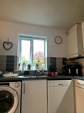 MimiMaee online show from October 21, 2025, 6:47 am