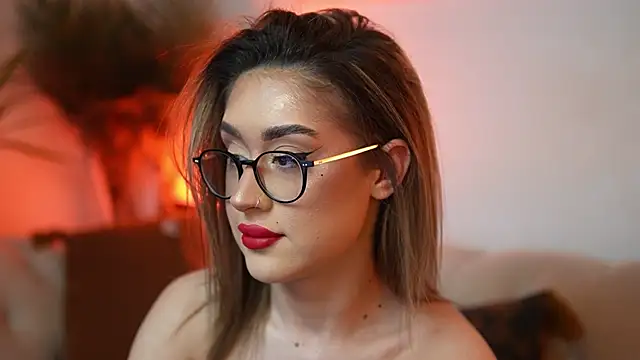 AileenKiss online show from May 7, 2026, 6:46 pm