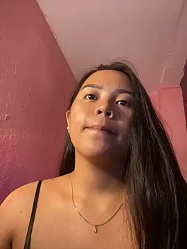 Snapshot of Funtasee_Andi chatting on March 27, 2026, 8:19 pm Funtasee Andi online show from March 27, 2026, 8:19 pm