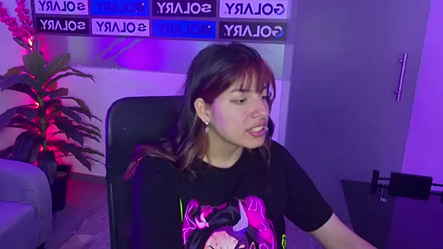 Violetta Swett  online show from November 18, 2025, 2:54 pm