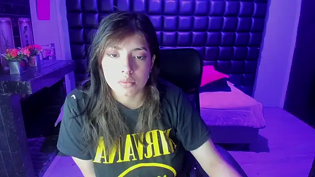 Violetta Swett  online show from December 16, 2025, 11:59 am