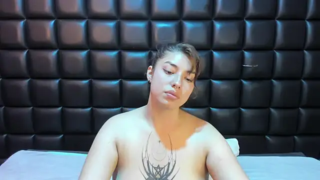 Violetta Swett  online show from January 8, 2026, 1:35 pm