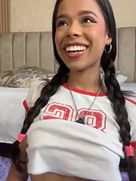 Snapshot of naomi_hill1 chatting on April 24, 2026, 3:58 pm naomi hill1 online show from April 24, 2026, 3:58 pm