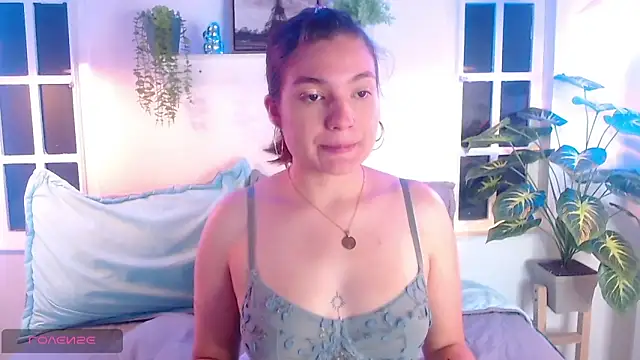 Viollet C online show from October 12, 2025, 1:37 am